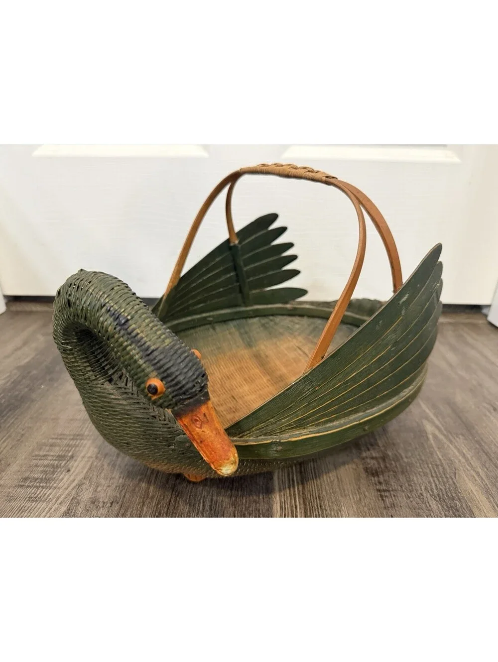 Vintage Zhejiang Handicrafts Chinese Swan Duck Goose Green Basket
